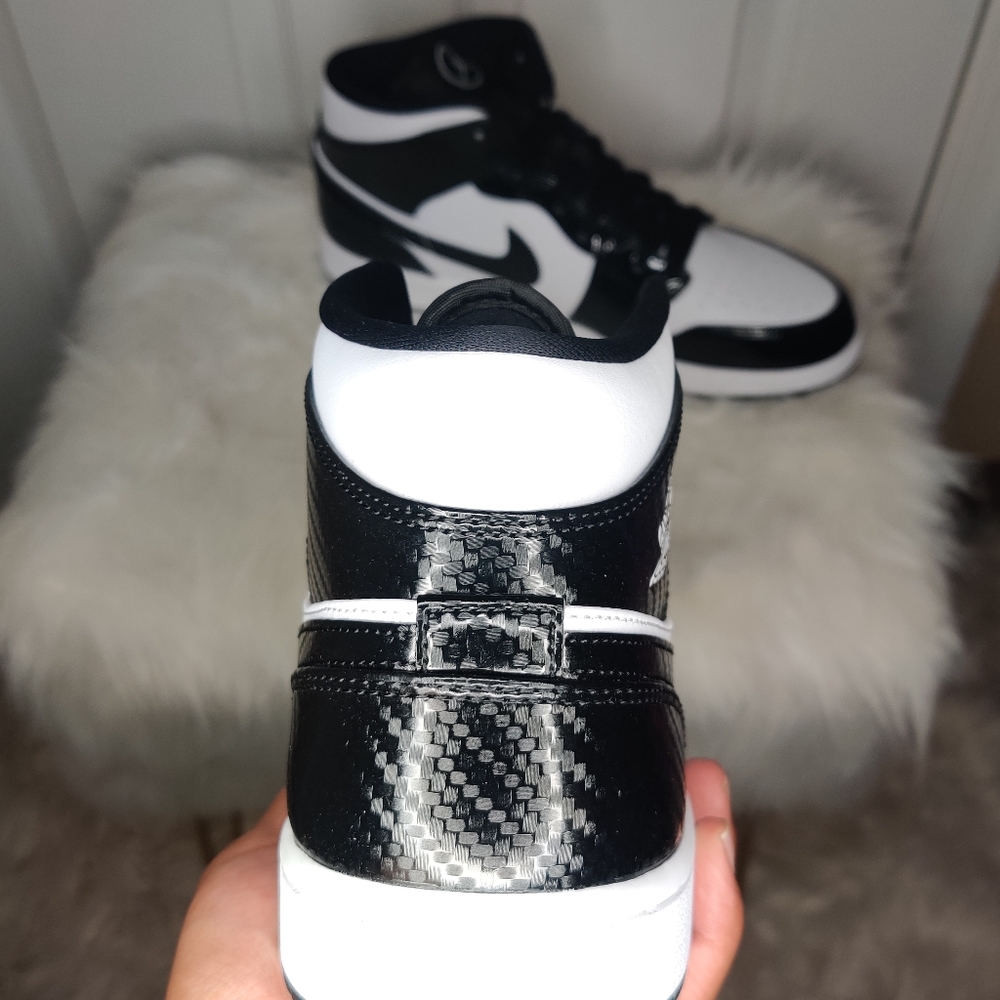 *SOLD*Jordan 1 "Carbon Fiber" Retro Mid Sz 11 & 13 - Picture 3 of 8